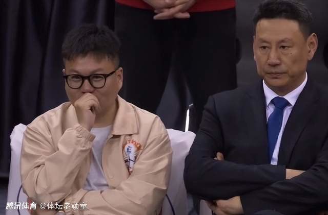 第13分钟，哈维-埃尔南德斯左路传中，纳瓦罗抢点头球攻门被被卢宁没收。